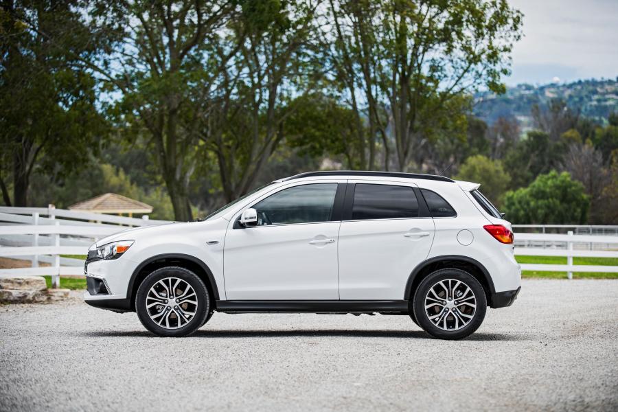  Mitsubishi Outlander Sport SEL 2015 года  (фото 15 из 31)